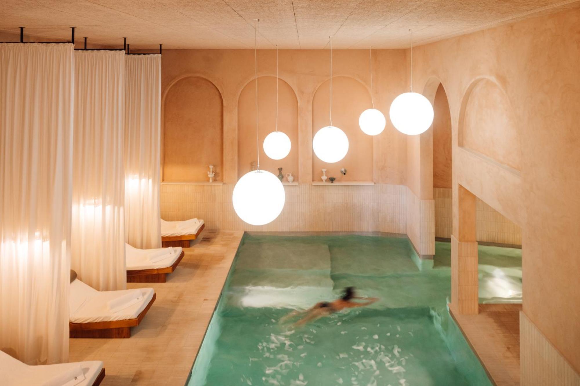 The Rebello Hotel & Spa - Small Luxury Hotels Of The World Vila Nova de Gaia Dış mekan fotoğraf The spa at The Standard, East Village