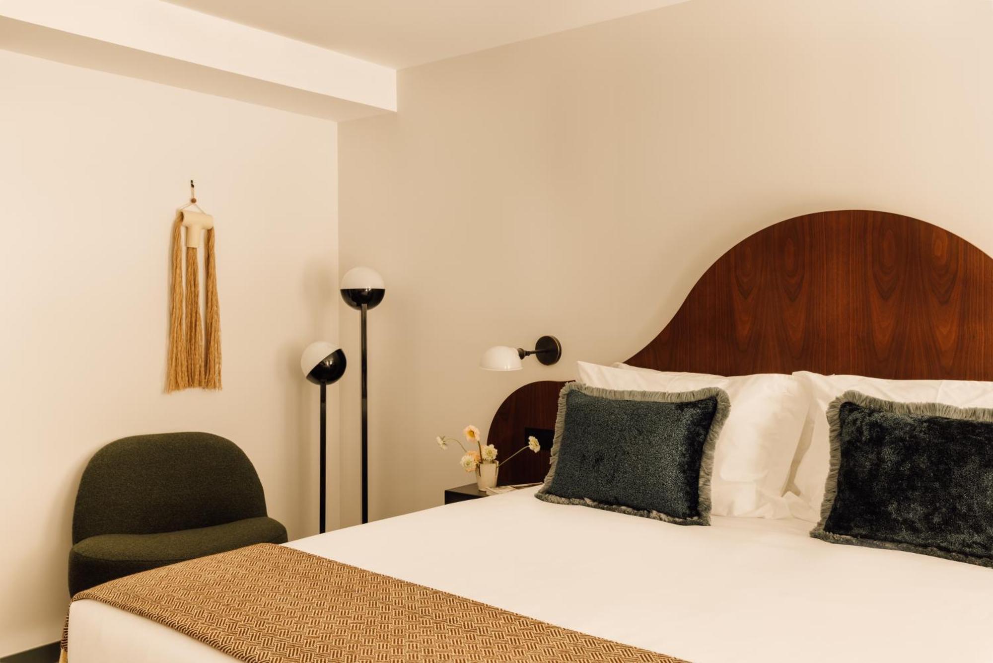 The Rebello Hotel & Spa - Small Luxury Hotels Of The World Vila Nova de Gaia Dış mekan fotoğraf A bedroom at the hotel